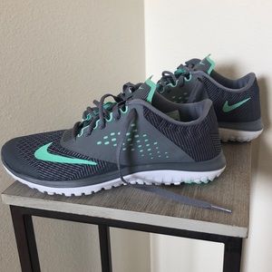 Nike - Fitsole Athletic Shoes - Like New! 👟